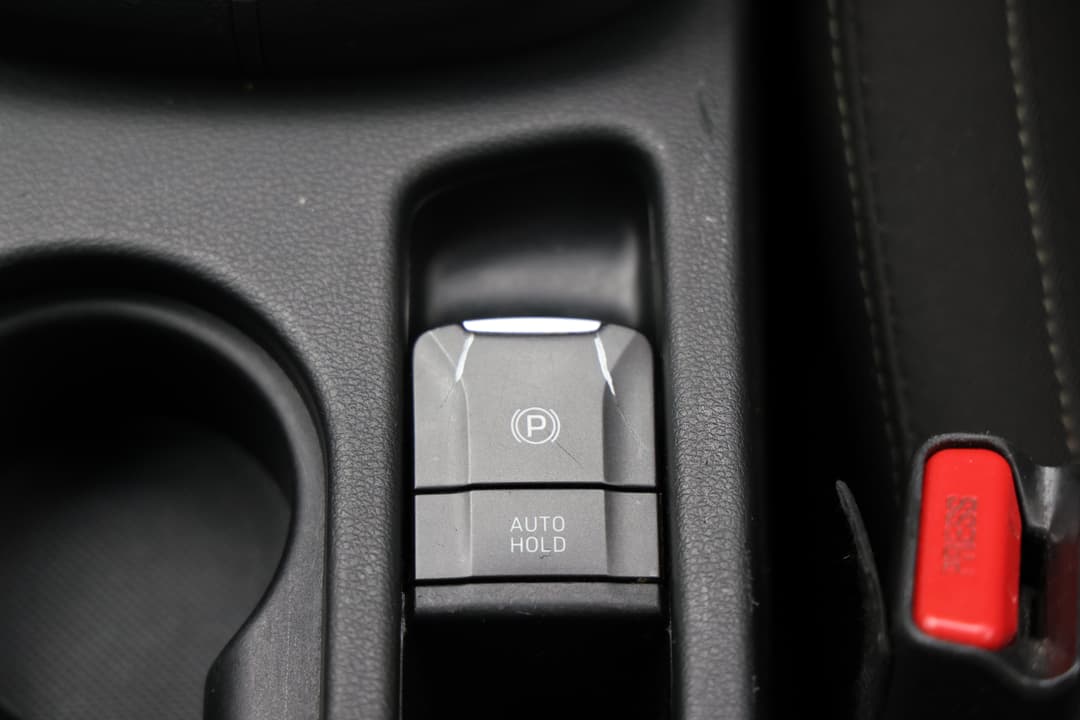 2021 Hyundai Kona (FWD), Automatic, 56914 km, Handbrake