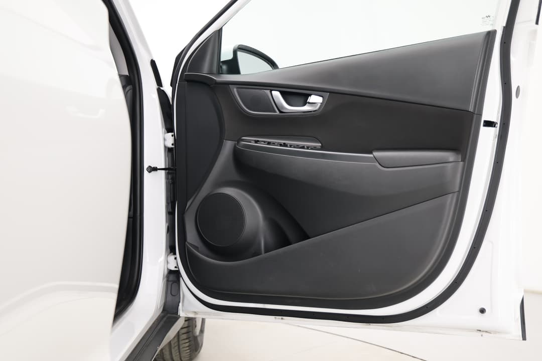 2021 Hyundai Kona (FWD), Automatic, 56914 km, Speaker View