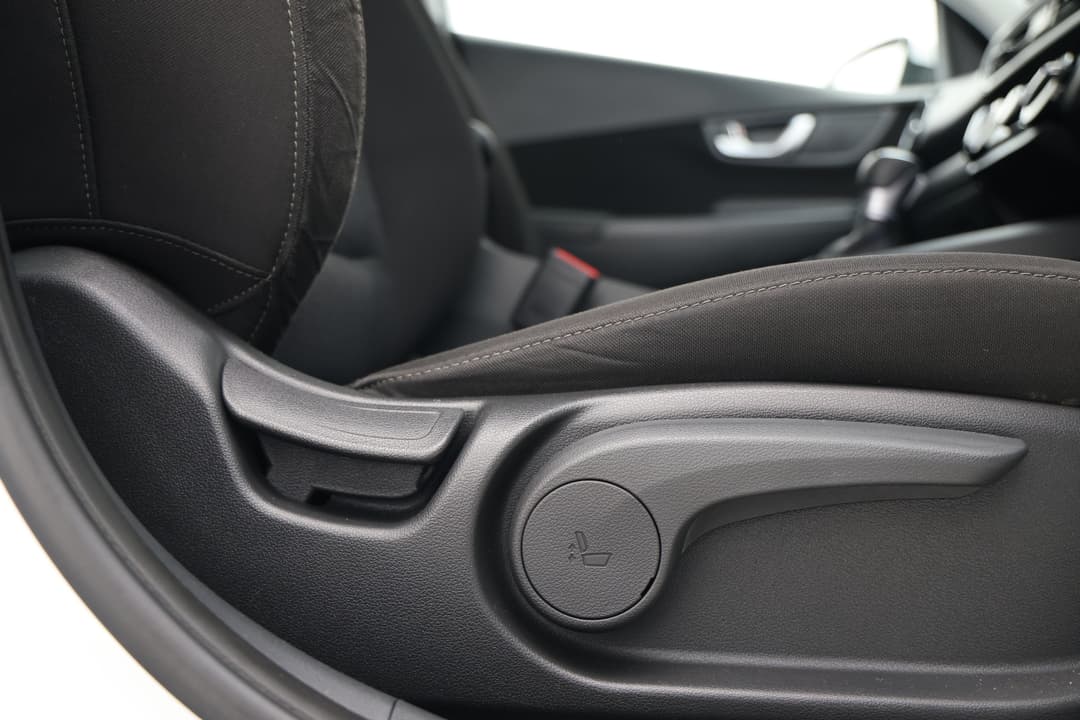 2021 Hyundai Kona (FWD), Automatic, 56914 km, Drivers Side Adjustment Panel