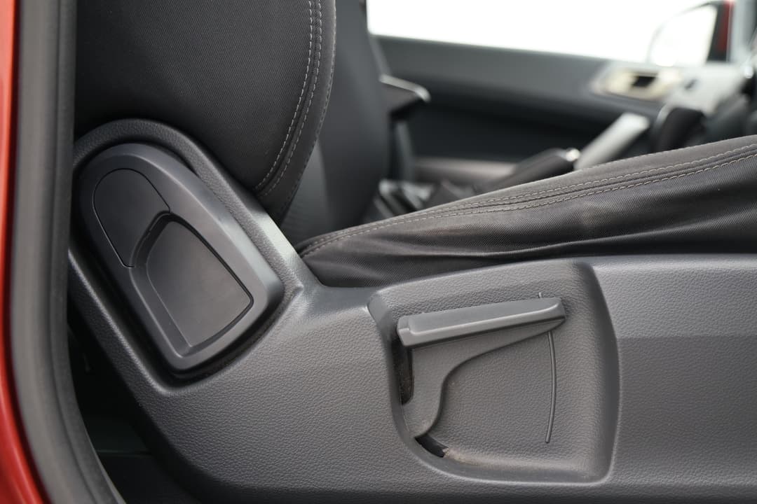 2016 Ford Everest Trend, Automatic, 110287 km, Drivers Side Adjustment Panel