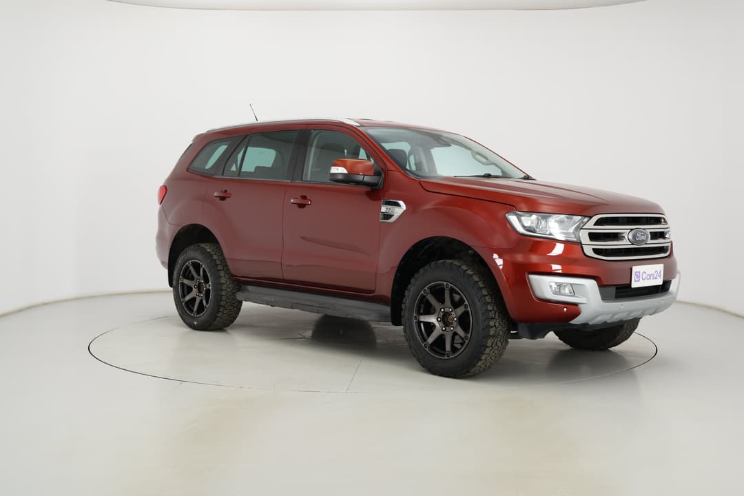 2016 Ford Everest Trend, Automatic, 110287 km, Right Front Diagonal (45- Degree) View