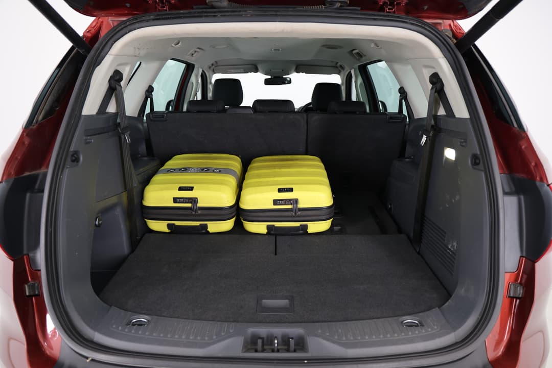 2016 Ford Everest Trend, Automatic, 110287 km, Boot Inside View with Luggage