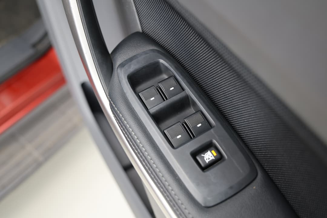 2016 Ford Everest Trend, Automatic, 110287 km, Drivers Side Door Panel Controls