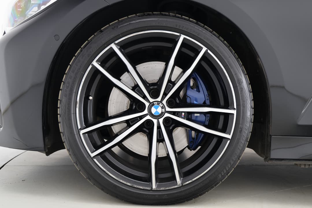 2020 BMW 3 30i M Sport, Automatic, 61565 km, Left Front Wheel