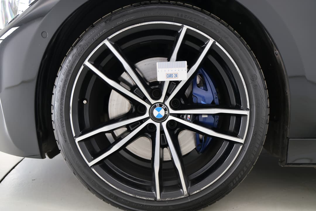 2020 BMW 3 30i M Sport, Automatic, 61565 km, Wheels Rim Front LHS Gutter Rash