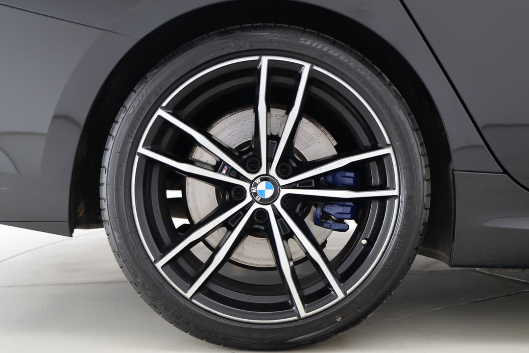 2020 BMW 3 30i M Sport, Automatic, 61565 km, Right Rear Wheel