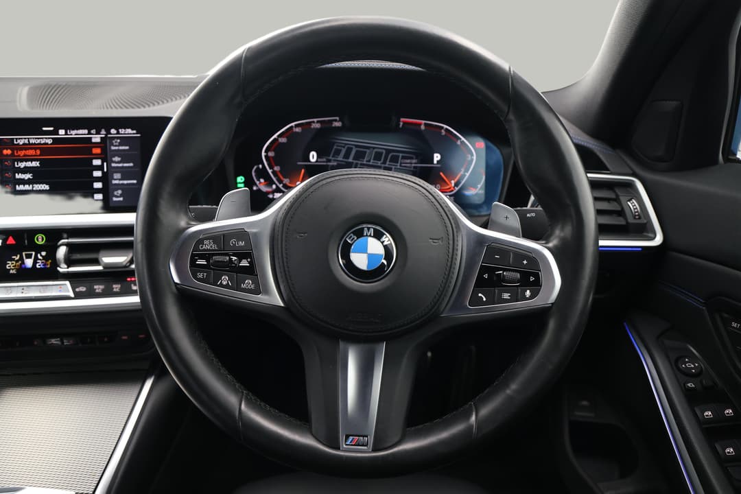 2020 BMW 3 30i M Sport, Automatic, 61565 km, Steering Wheel Close-up