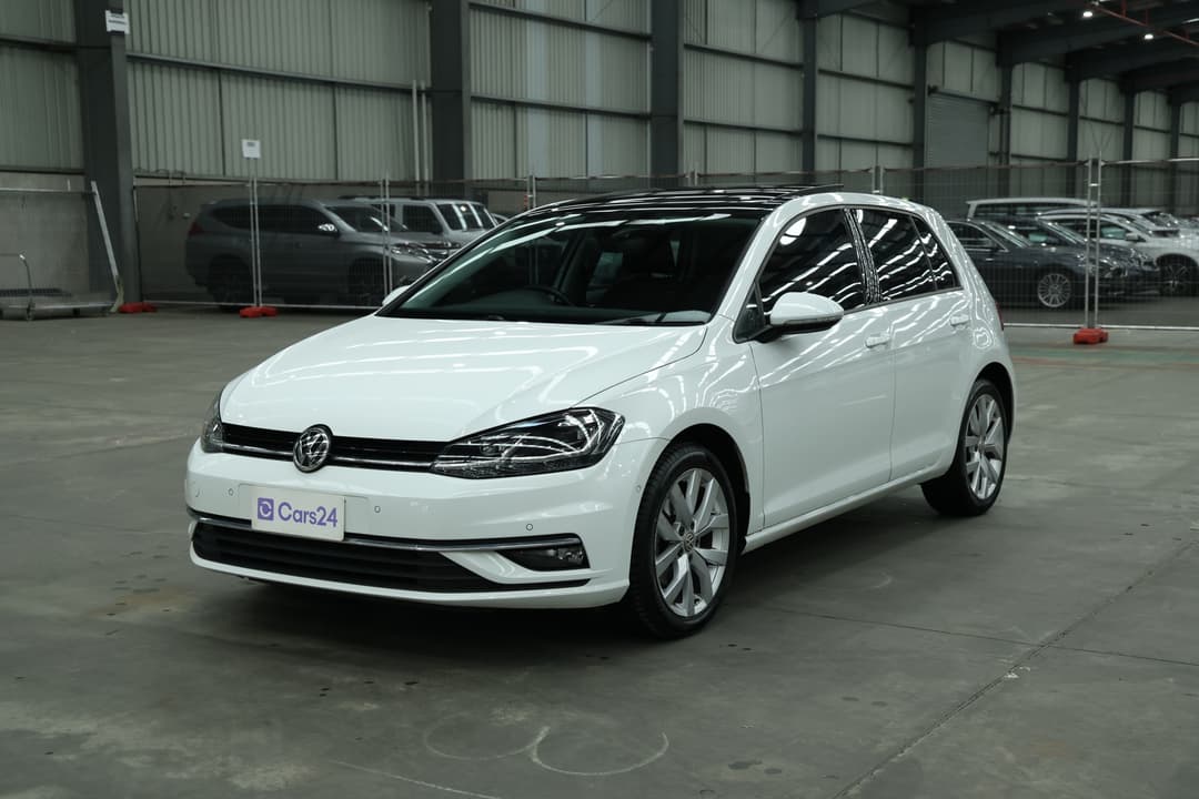 2018 Volkswagen Golf 110 Tsi Highline, Automatic, 41617 km, Left Front Diagonal (45- Degree) View