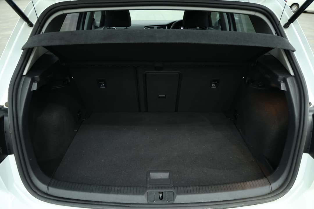 2018 Volkswagen Golf 110 Tsi Highline, Automatic, 41617 km, Boot Inside View