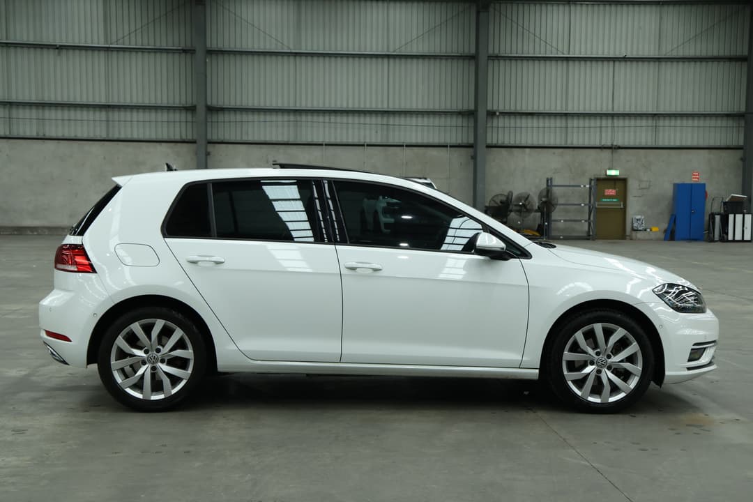 2018 Volkswagen Golf 110 Tsi Highline, Automatic, 41617 km, Right Side View