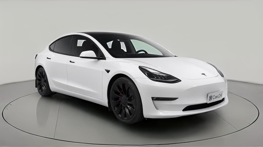 2021 Tesla Model 3 Performance, Automatic, 78643 km, Right Front Diagonal (45- Degree) View