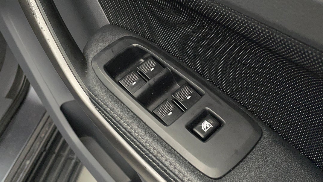 2016 Ford Everest Trend (rwd), Automatic, 89089 km, Drivers Side Door Panel Controls