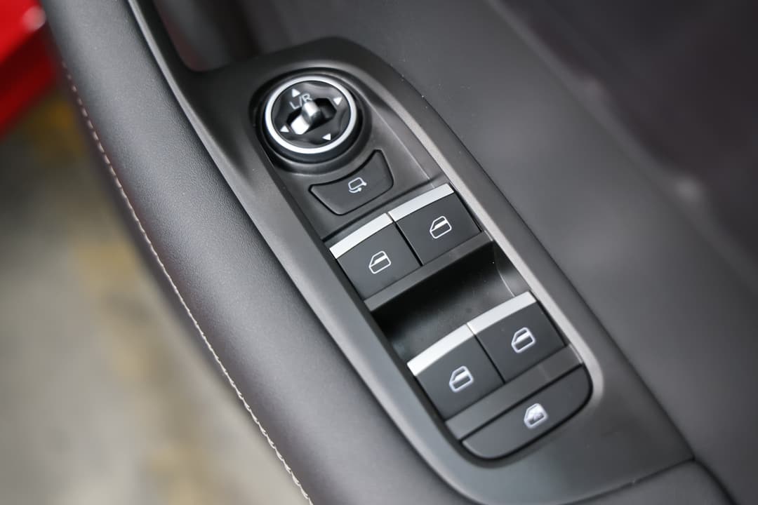 2025 Chery Tiggo 4 Pro Ultimate, Automatic, 3881 km, Drivers Side Door Panel Controls