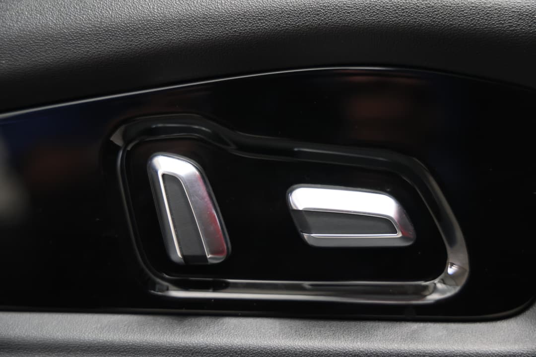 2025 Chery Tiggo 4 Pro Ultimate, Automatic, 3881 km, Drivers Side Adjustment Panel