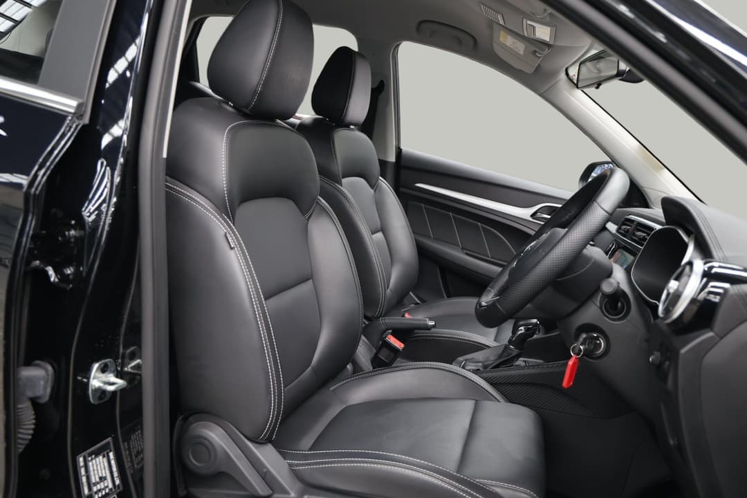 2023 MG ZS Excite, Automatic, 14160 km, Right Side Front Door Cabin View