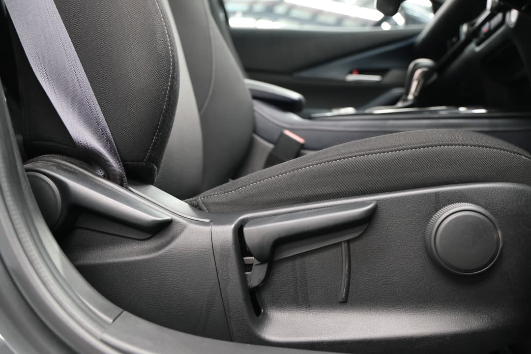 2024 Mazda CX-30 G20 Pure (FWD), Automatic, 12773 km, Drivers Side Adjustment Panel