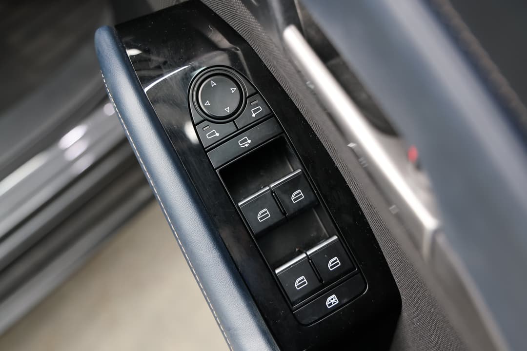 2024 Mazda CX-30 G20 Pure (FWD), Automatic, 12773 km, Drivers Side Door Panel Controls