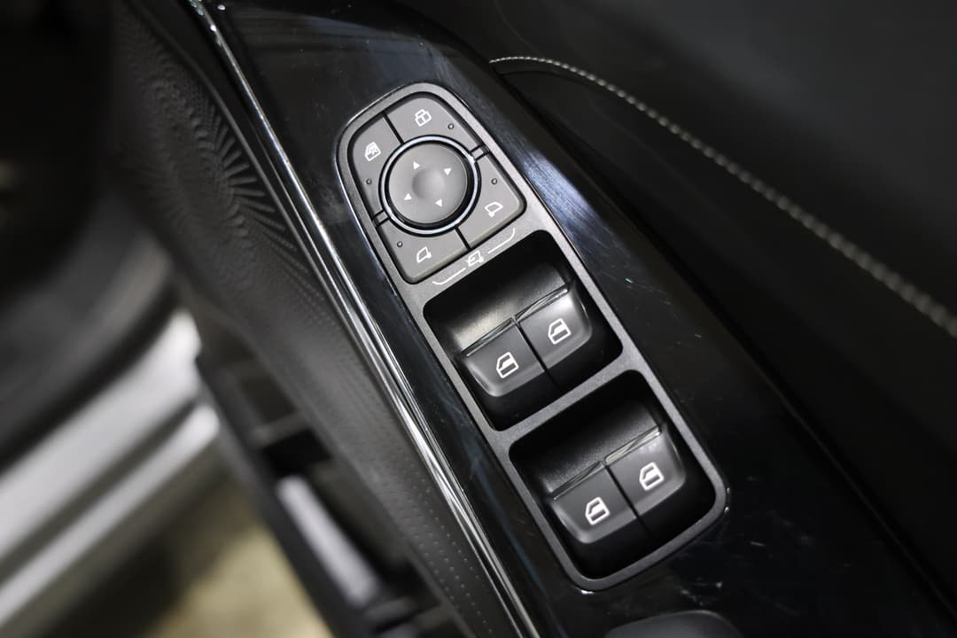 2024 GWM Haval H6 Ultra Hybrid, Automatic, 24032 km, Drivers Side Door Panel Controls