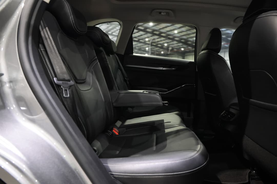 2024 GWM Haval H6 Ultra Hybrid, Automatic, 24032 km, Right Side Rear Door Cabin View