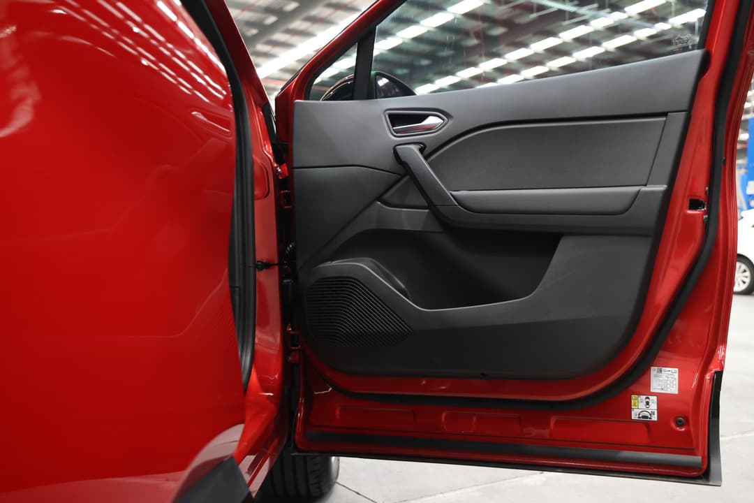 2025 Mitsubishi ASX Ls (2WD), Automatic, 3205 km, Speaker View