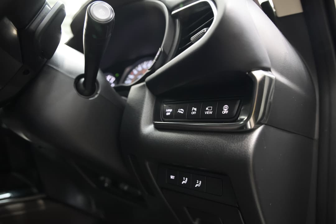 2022 Mazda CX-30 G25 Touring (AWD), Automatic, 77093 km, Utility Switches/Buttons