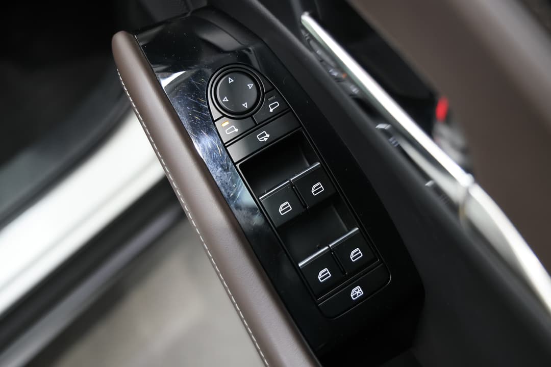 2022 Mazda CX-30 G25 Touring (AWD), Automatic, 77093 km, Drivers Side Door Panel Controls