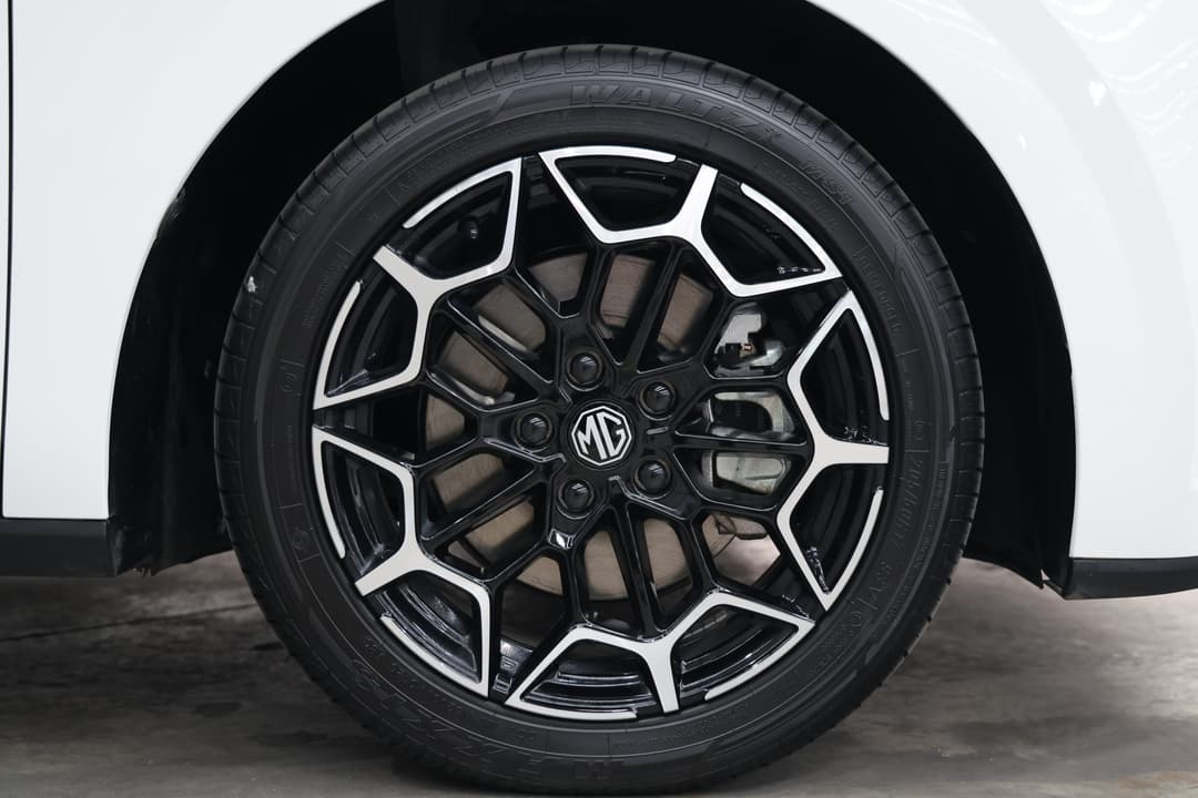 2026 MG Mg4 Urban Ev Essence 43, Automatic, 6015 km, Right Front Wheel