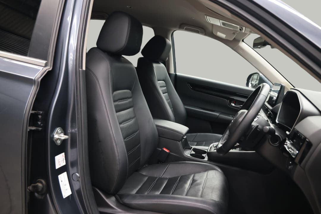 2024 Honda CR-V Vti L (AWD) 5 Seats, Automatic, 25545 km, Right Side Front Door Cabin View