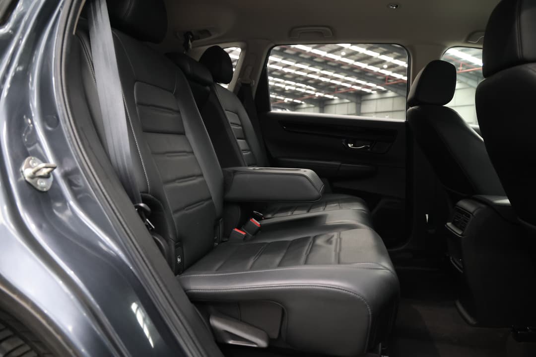 2024 Honda CR-V Vti L (AWD) 5 Seats, Automatic, 25545 km, Right Side Rear Door Cabin View