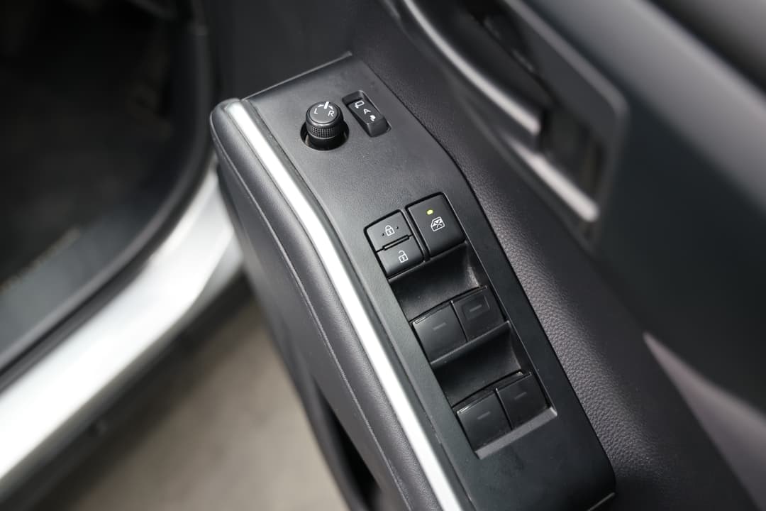 2024 Toyota Kluger Gx AWD, Automatic, 43440 km, Drivers Side Door Panel Controls