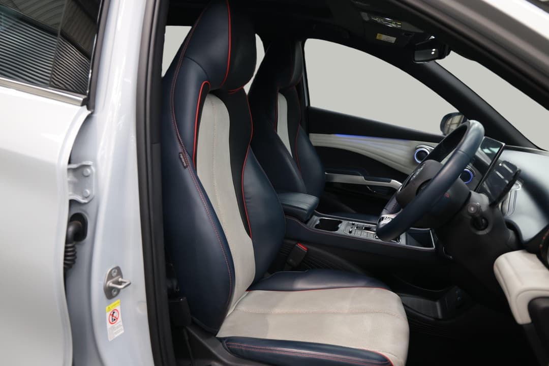 2023 Byd Atto 3 Extended Range, Automatic, 69904 km, Right Side Front Door Cabin View