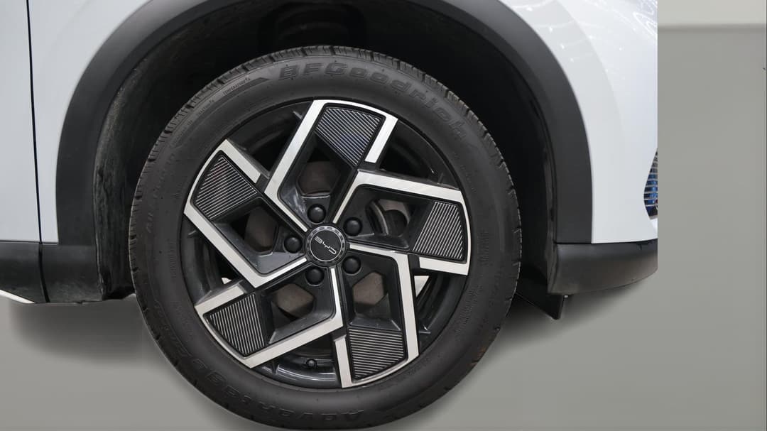 2023 Byd Atto 3 Extended Range, Automatic, 69904 km, Right Front Wheel