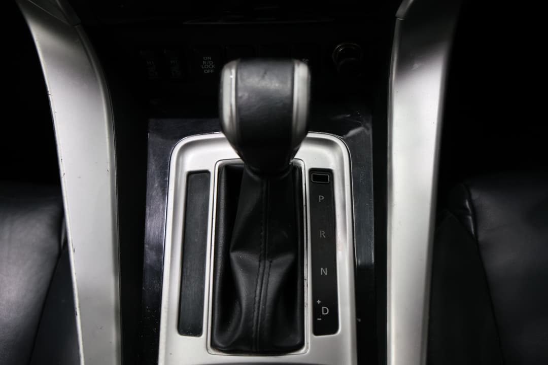 2016 Mitsubishi Pajero Sport Exceed (4x4) 7 Seat, Automatic, 167083 km, Gear Lever 