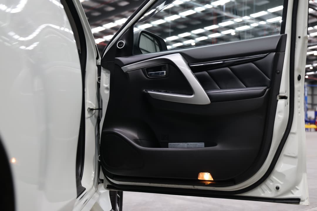 2016 Mitsubishi Pajero Sport Exceed (4x4) 7 Seat, Automatic, 167083 km, Speaker View