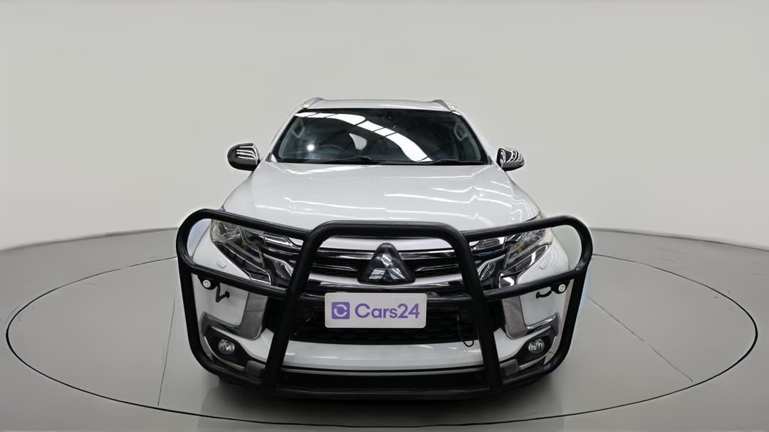 2016 Mitsubishi Pajero Sport Exceed (4x4) 7 Seat, Automatic, 167083 km, Front View