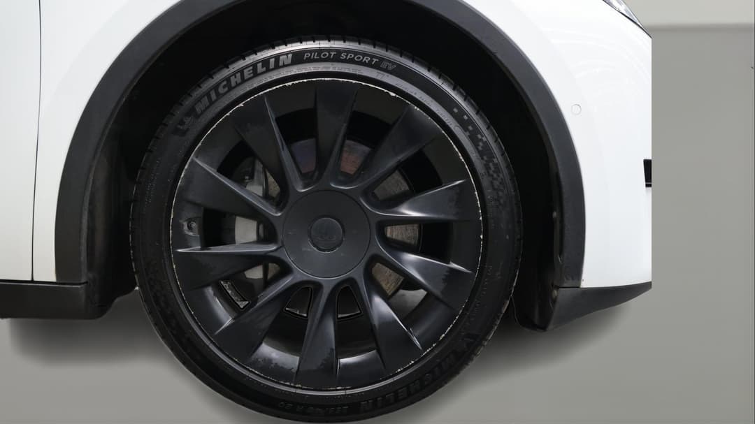 2022 Tesla Model Y Rear-wheel Drive, Automatic, 59368 km, Right Front Wheel