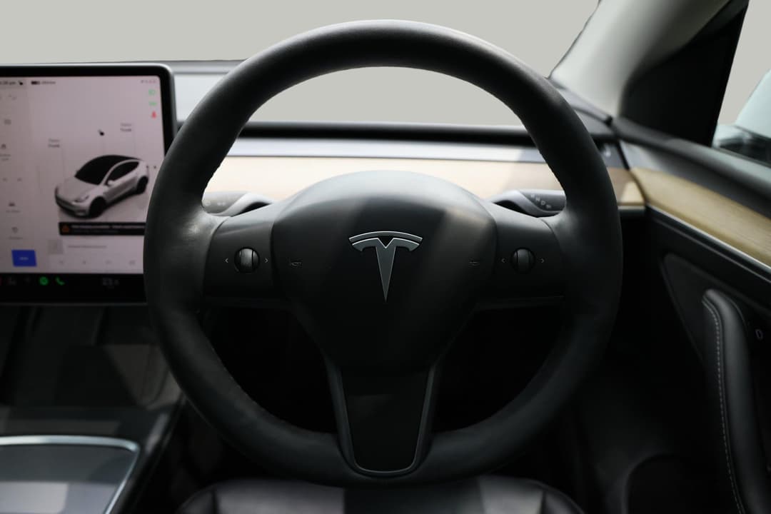 2022 Tesla Model Y Rear-wheel Drive, Automatic, 59368 km, Steering Wheel Close-up