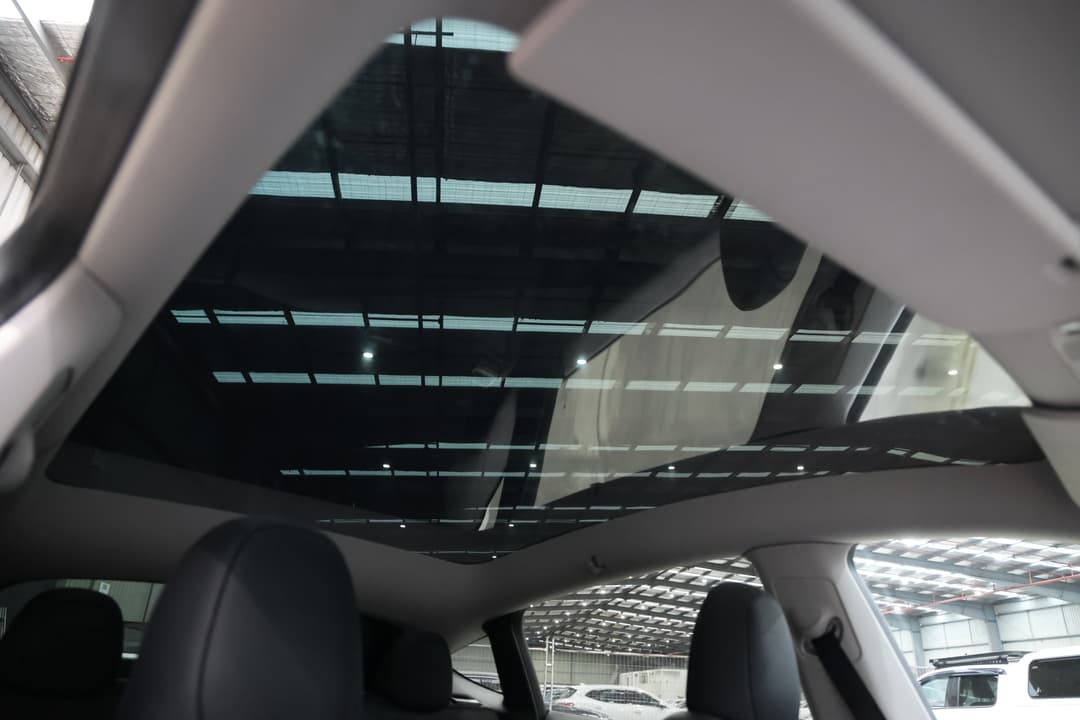 2022 Tesla Model Y Rear-wheel Drive, Automatic, 59368 km, Interior Sunroof/Moonroof