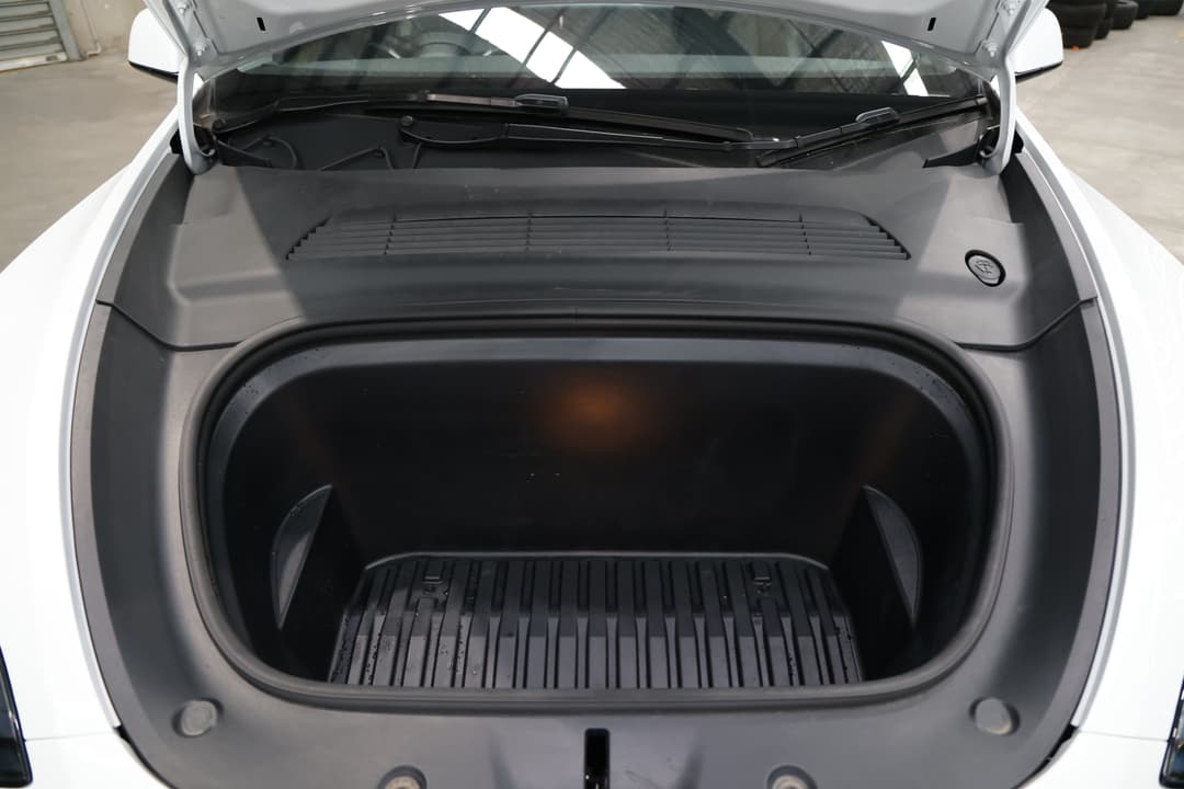 2022 Tesla Model Y Rear-wheel Drive, Automatic, 59368 km, Open Bonnet (Engine)