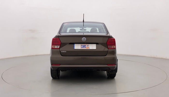2016 Volkswagen Ameo HIGHLINE1.2L, Petrol, Manual, 99,101 km, Back/Rear