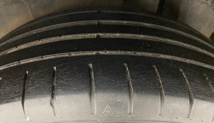 2016 Maruti Ciaz ZDI+ SHVS RS MT, Diesel, Manual, 95,195 km, Left Rear Tyre Tread