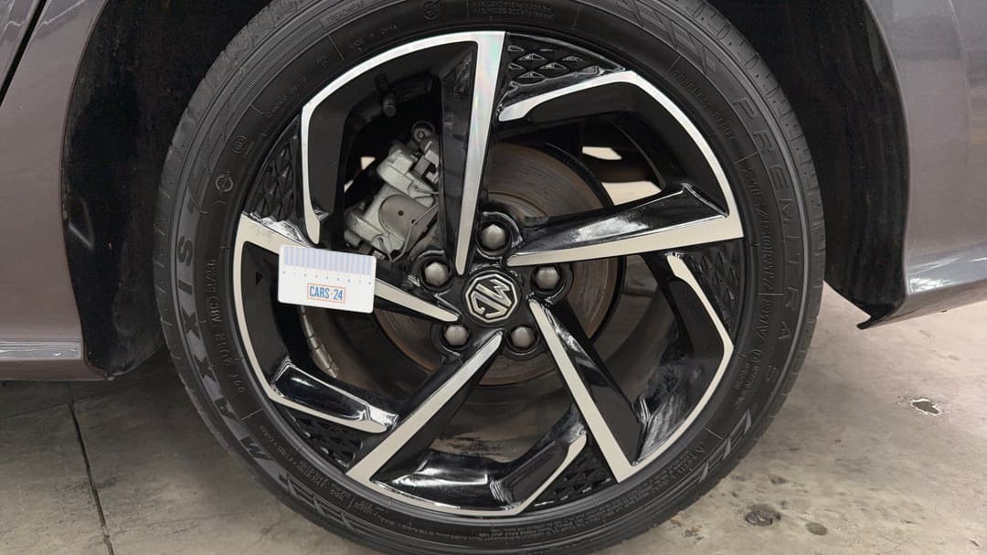 2023 MG Mg5 Essence, Automatic, 42431 km, Wheels Rim Rear LHS Gutter Rash