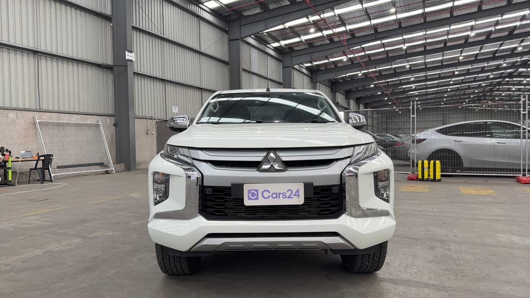 2021 Mitsubishi Triton Gls (4x4), Automatic, 64547 km, Front View