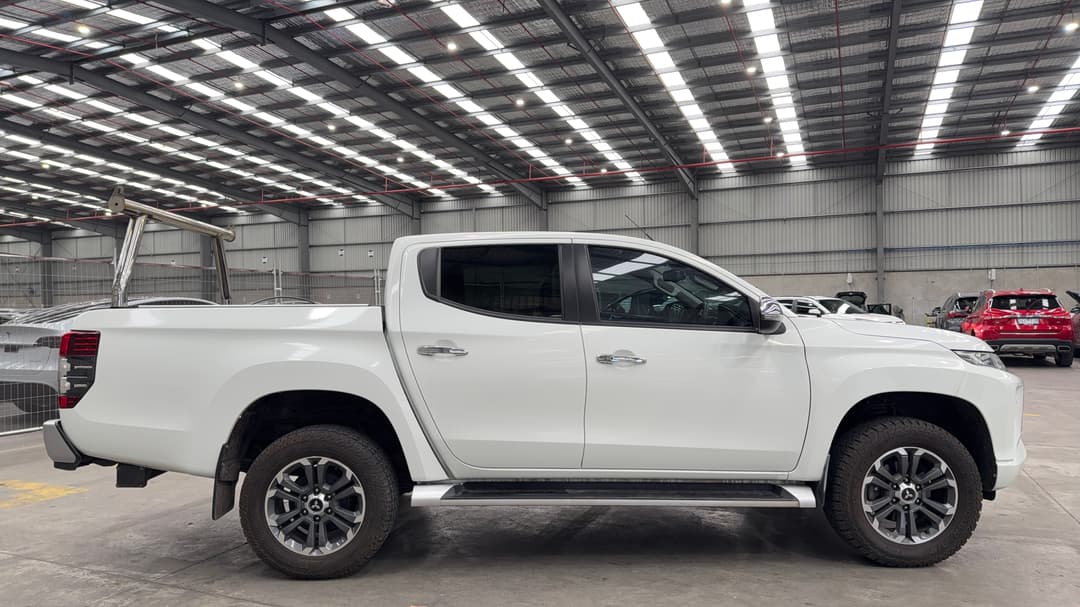 2021 Mitsubishi Triton Gls (4x4), Automatic, 64547 km, Right Side View