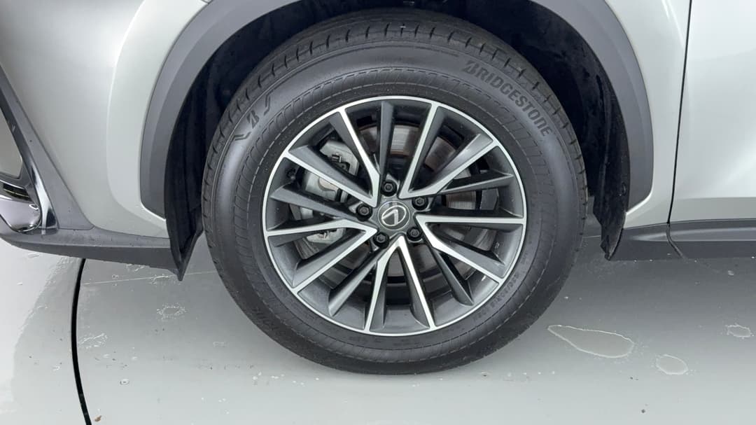2023 Lexus Nx250 2WD, Automatic, 11670 km, Left Front Wheel