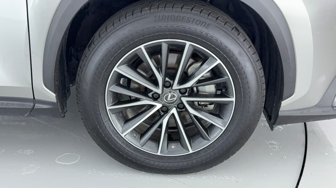 2023 Lexus Nx250 2WD, Automatic, 11670 km, Right Front Wheel