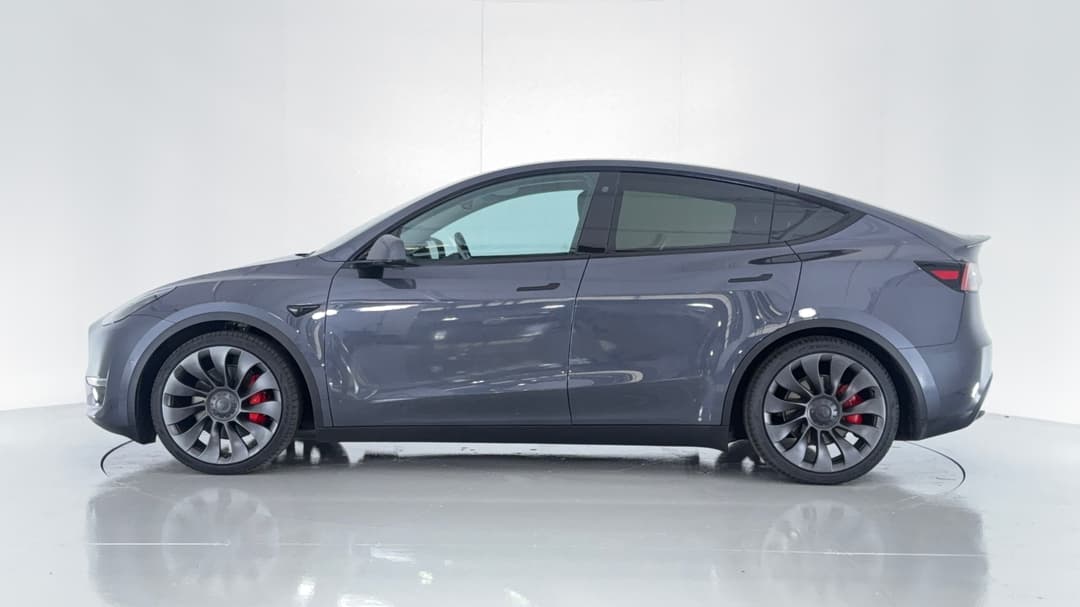2023 Tesla Model Y Performance, Automatic, 31018 km, Left Side View