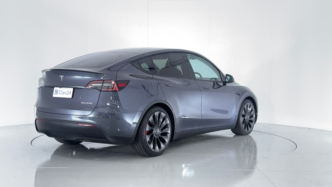 2023 Tesla Model Y Performance, Automatic, 31018 km, Right Back Diagonal (45- Degree) View
