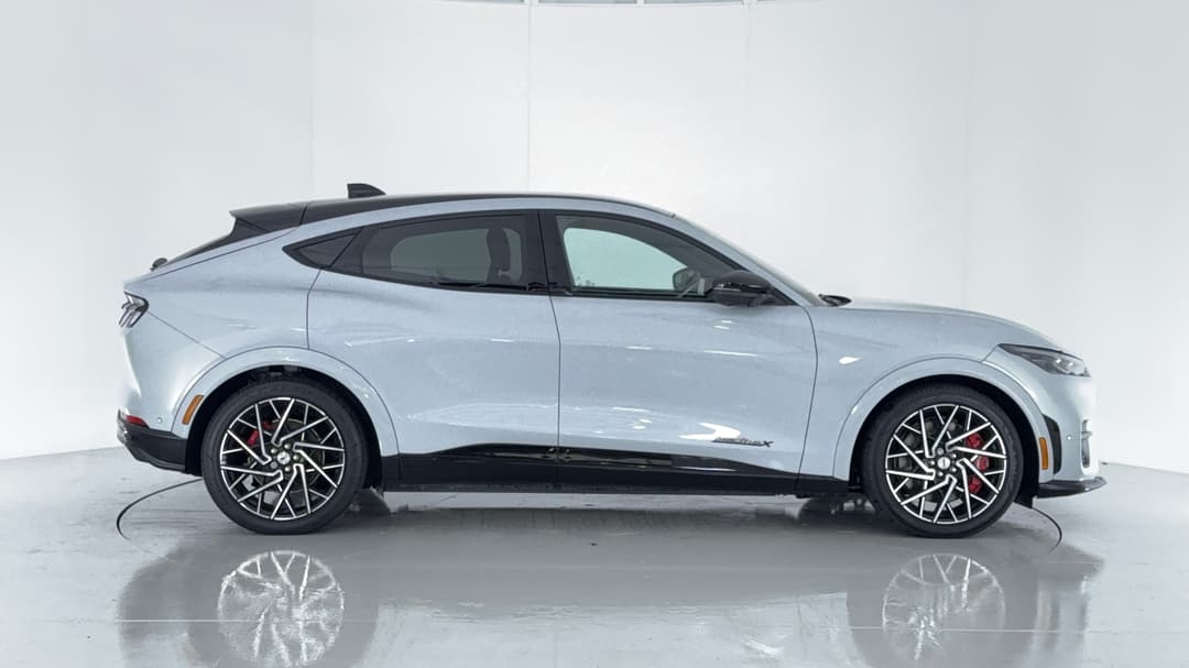 2023 Ford Mustang Mach-e Gt, Automatic, 15474 km, Right Side View