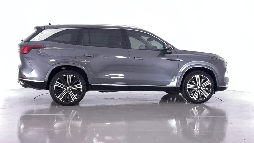 2025 MG MG Qs Essence AWD, Automatic, 12213 km, Left Side View